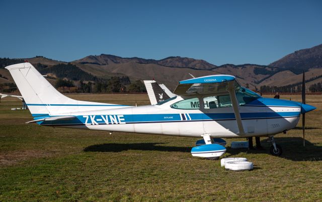 Cessna Skylane (ZK-VNE)
