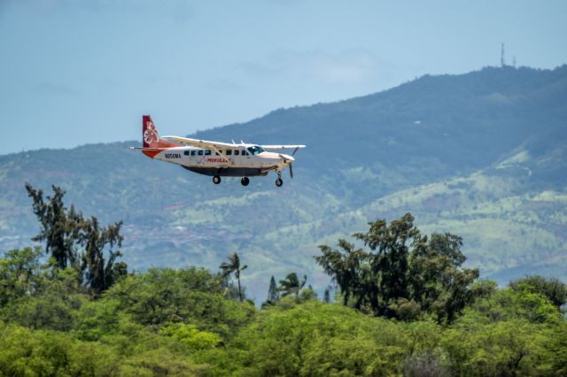 Cessna Caravan (N856MA) - Standing at end of 8R