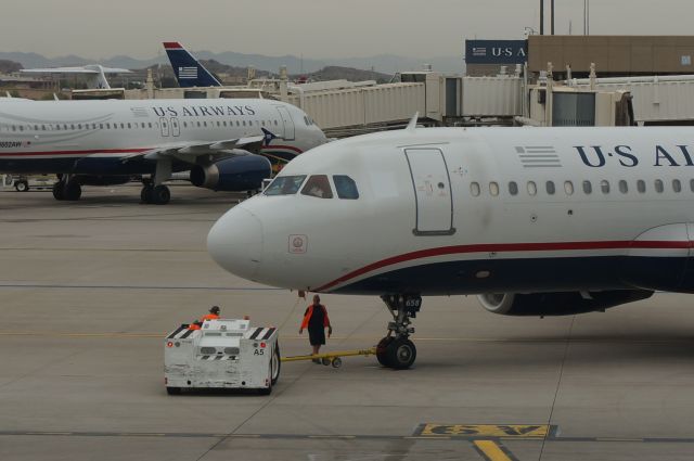 Airbus A320 (N658AW) - Pushing for SFO.  3.30.14