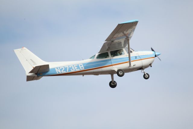 Cessna Skyhawk (N273EB)