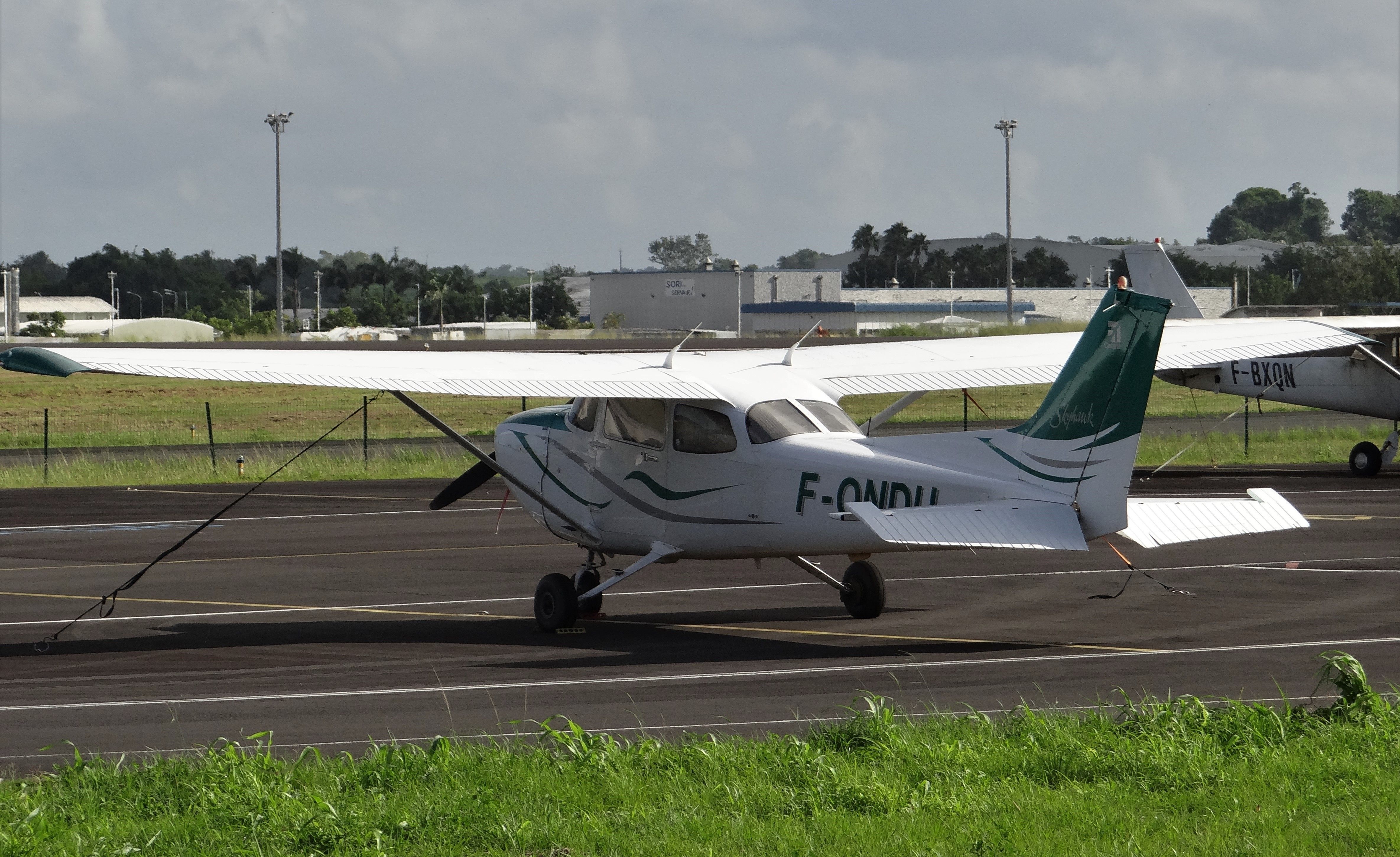 Cessna Skyhawk (F-ONDU) - F-ONDU aéro-club de laviation civile de la Guadeloupe. 18 novembre 2017. 