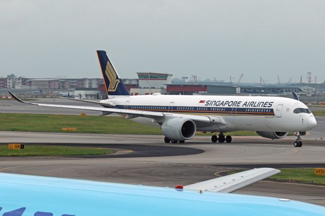 Airbus A350-900 (9V-SMM)
