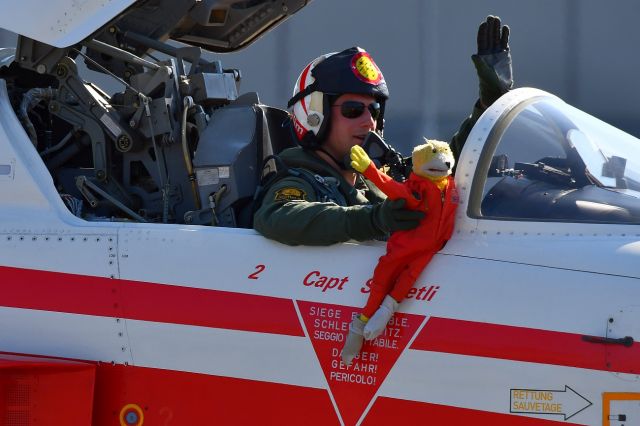 Northrop RF-5 Tigereye (J3084) - mascot "Flatty" (TIGER DIECI) made a perfect training flight again.br /His Master Captain Serim Wetli is the right wing of our "patrouille suisse", called TIGER DUEbr /br /More informations about Flatty and the Patrouille Suisse you find here:br /https://po.zem.ch/live/84_003_dfie_broschuere_patrouille_suisse_2022/br /br /J-3084 = Northrop F-5E Tiger II