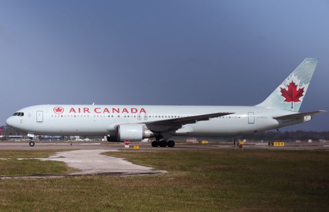 BOEING 767-300 (C-FPCA)