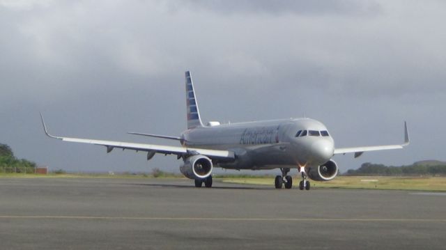 Airbus A321 (N904AA)