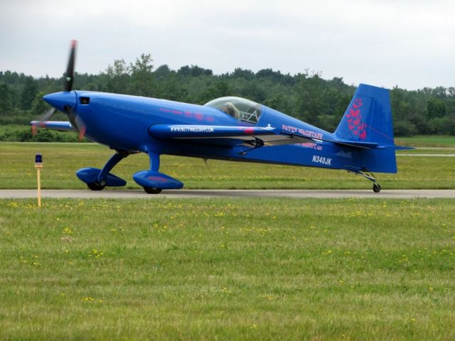 EXTRA EA-300 (N340JK)