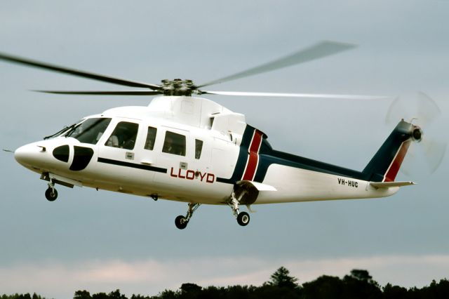 Sikorsky S-76 (VH-HUC) - LLOYD AVIATION - SIKORSKY S-76A - REG : VH-HUC (CN 760011) - ADELAIDE INTERNATIONAL AIRPORT SA. AUSTRALIA - YPAD 13/11/1988