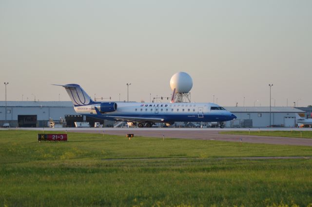 Canadair Regional Jet CRJ-200 (N908SW) - 6-9-2012 - Departing KFSD for KORD.