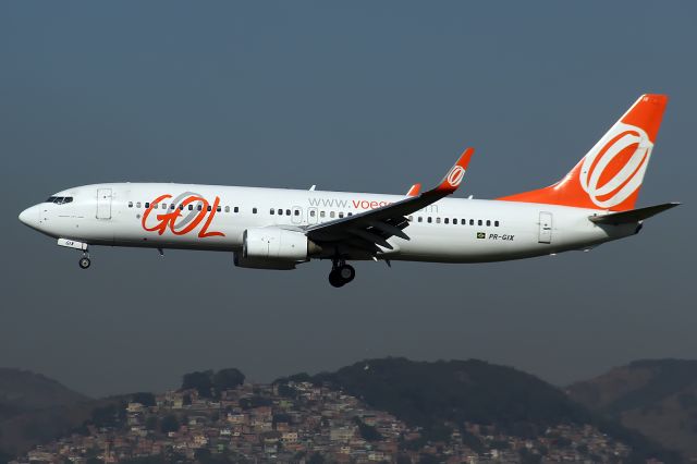 Boeing 737-700 (PR-GIX)