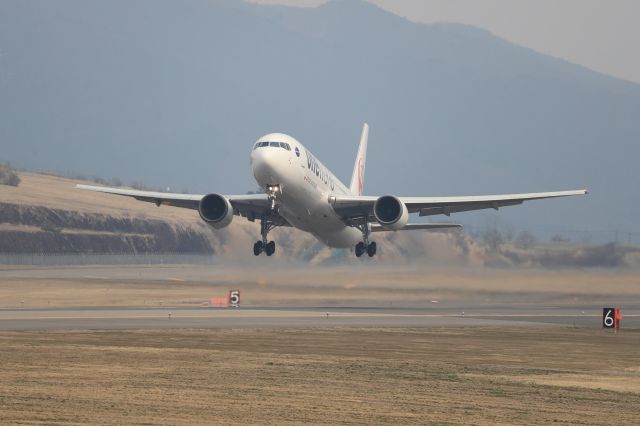 BOEING 767-300 (JA8980) - April 8th 2018:HKD-HND.