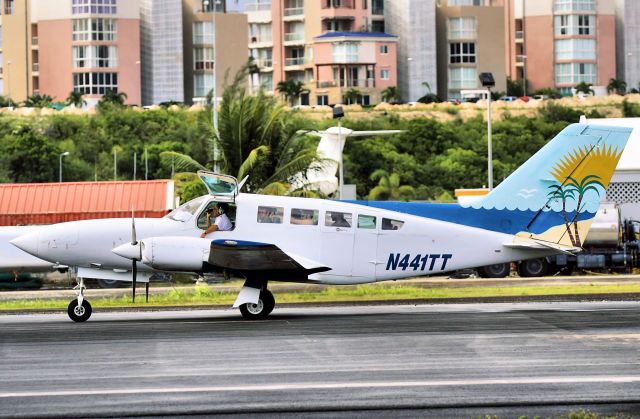 Cessna 402 (N441TT)