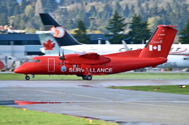 de Havilland Dash 8-100 (C-GSUR)