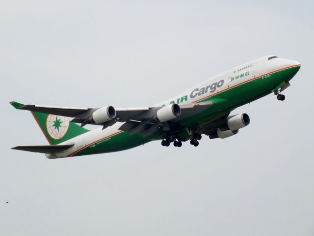 Boeing 747-400 (B-16462)