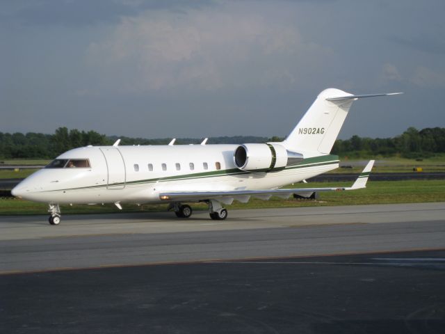 Canadair Challenger (N902AG)