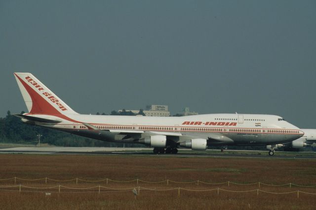 Boeing 747-400 (VT-ESN) - Departure at Narita Intl Airport Rwy16R on 1997/10/18