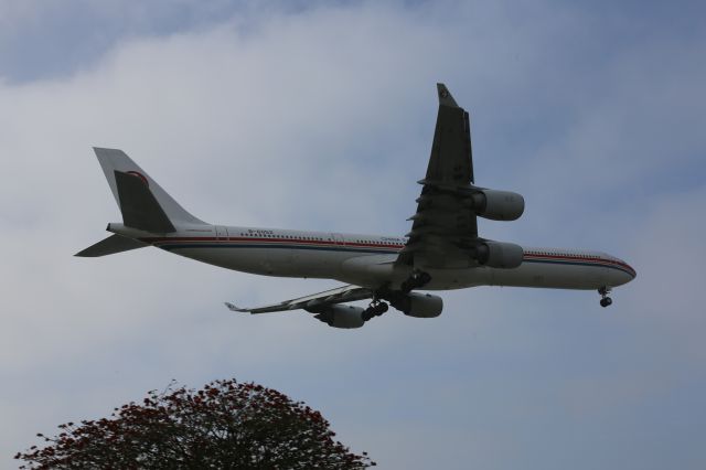 Airbus A340-600 (B-6052)