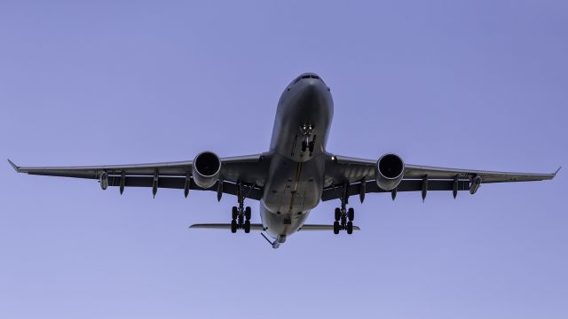 — — - RAAF A332 MRTT, on short finals.