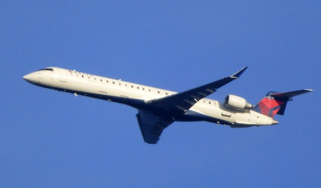 Canadair Regional Jet CRJ-900 (N307PQ) - Shown here is a Delta Air Canadair Regional Jet CRJ-900 a few minutes until landing in the Autumn of 2016. 