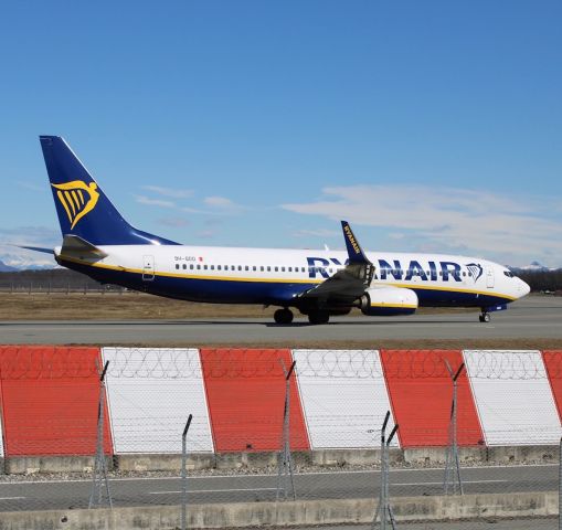 Boeing 737-700 (9H-QDD) - Bunker sud MXP