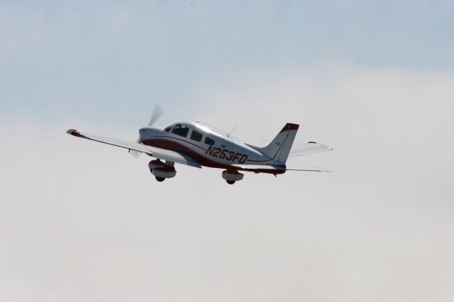 Piper Cherokee (N253FD)