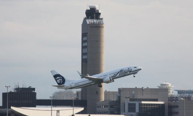 Boeing 737-800 (N524AS)