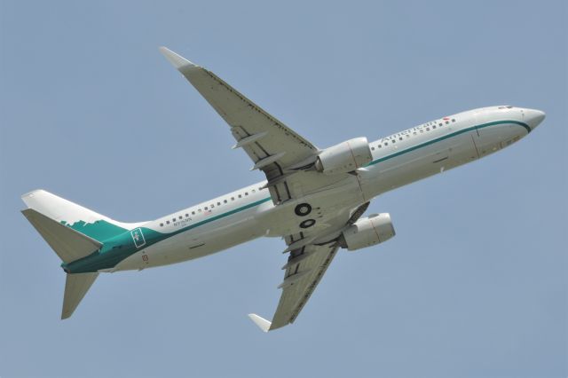 Boeing 737-700 (N916NN)