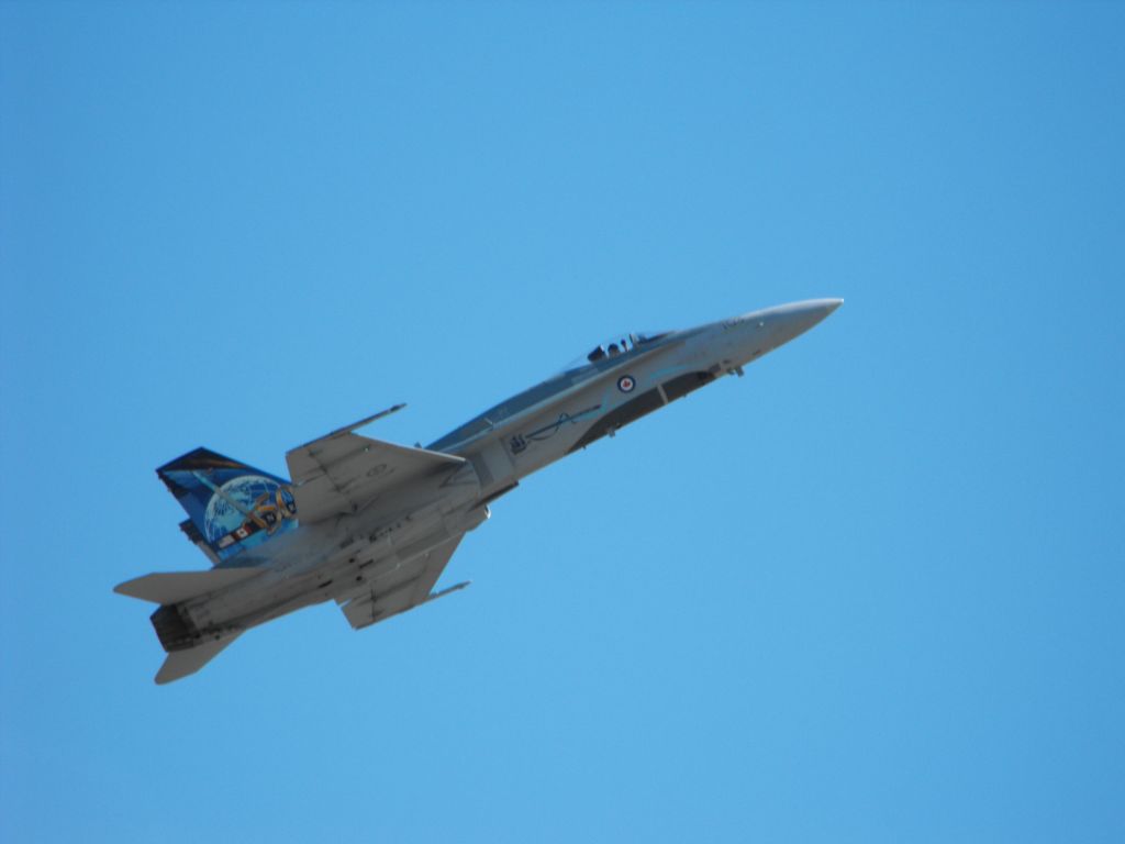 McDonnell Douglas FA-18 Hornet (18-8703)