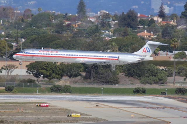 McDonnell Douglas MD-80 (N456AA)