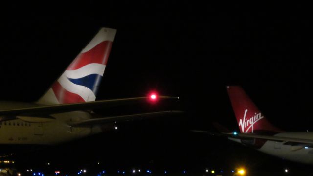 BOEING 777-200LR (G-VIIV)