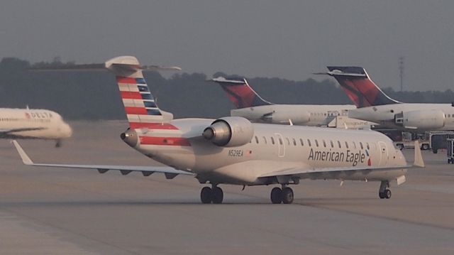 Canadair Regional Jet CRJ-700 (N529EA)