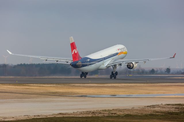 Airbus A330-300 (VP-BUH)