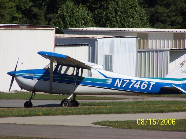 Cessna Skyhawk (N7746T) - Lake Ridge airport in Durham, NC