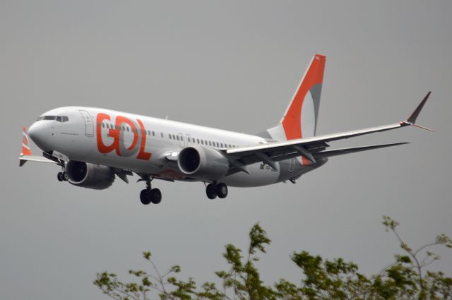 Boeing 737-700 (PR-XMU)