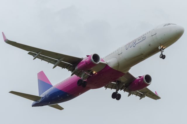 Airbus A321 (HA-LXO) - Spotting EPRZ