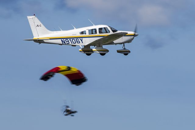 Piper Cherokee (N9106Y)