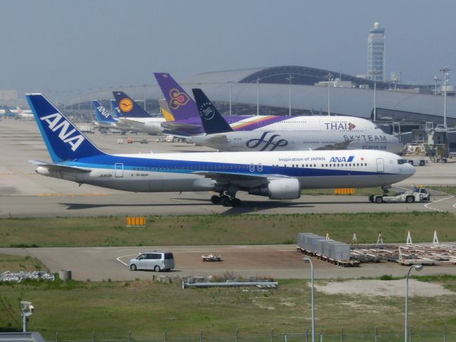 JA612A — - エンジンフル上昇。br /いったい何をしているのでしょうかね？