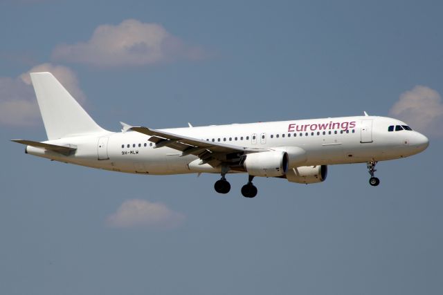 Airbus A320 (9H-MLW) - On short finals for rwy 09L on 16-Jun-23 operating flight EWG2460 from EDDS.