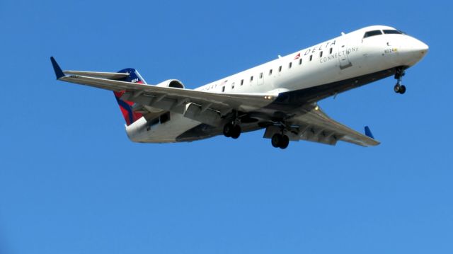 Canadair Regional Jet CRJ-200 (N824AY)