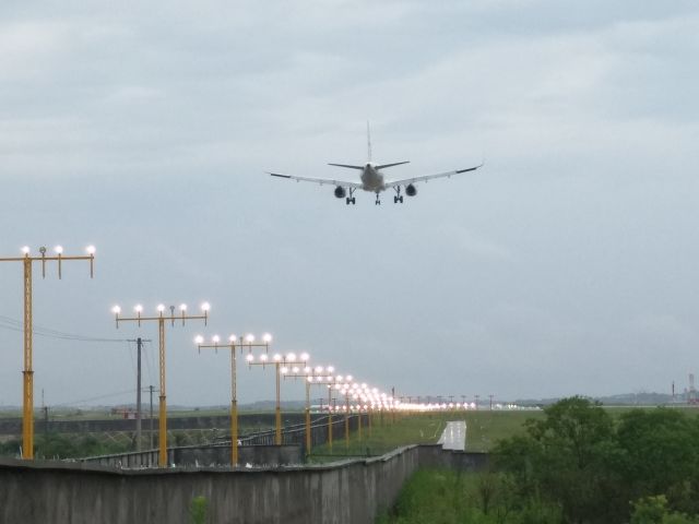 Boeing 737-800 (B-5338)