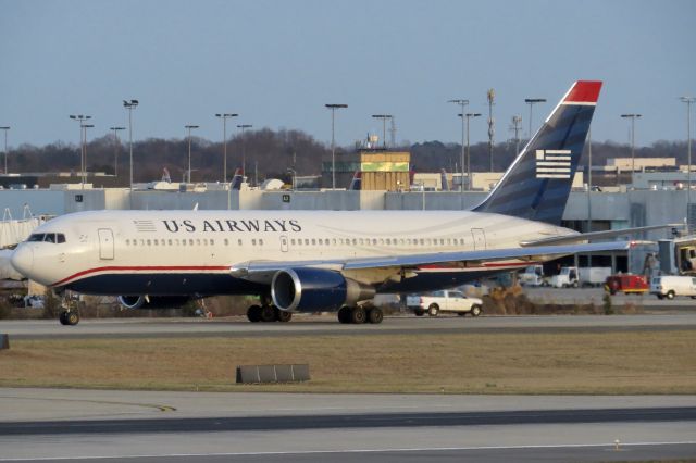 BOEING 767-200 (N245AY) - US Airways 767-200 2/22/14