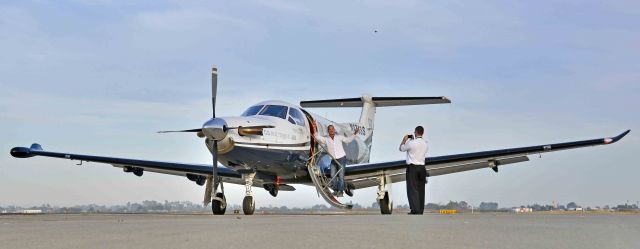 Pilatus PC-12 (N475SS) - "Look at ME!"