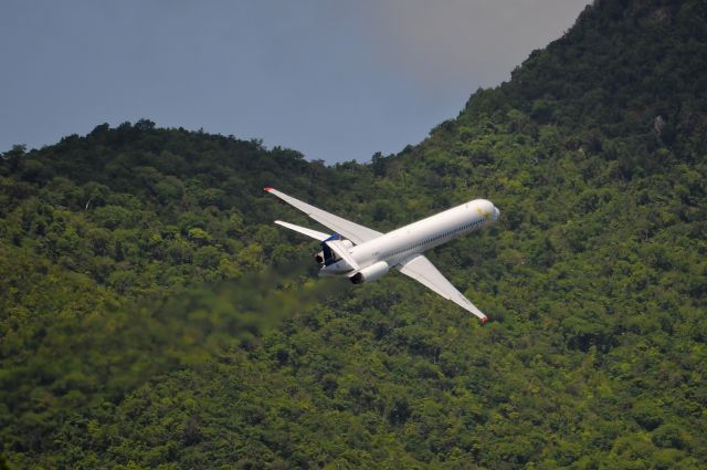 McDonnell Douglas MD-82 (PJ-MDD)