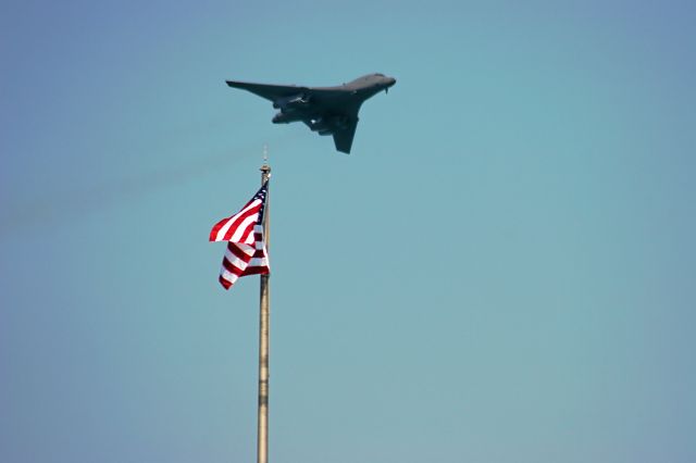 — — - B-1 B Fast Pass at Milwaukee , WI Lakefront