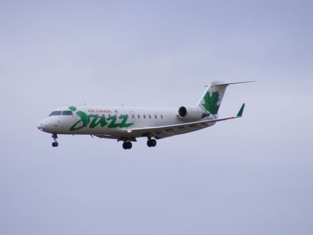 Canadair Regional Jet CRJ-200 (C-FDJA) - green jazz