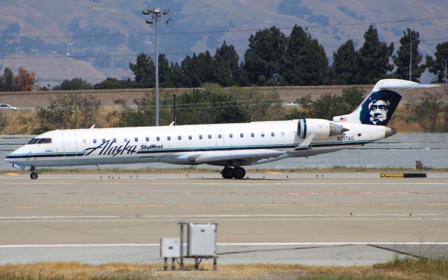 Canadair Regional Jet CRJ-700 (N217AG)