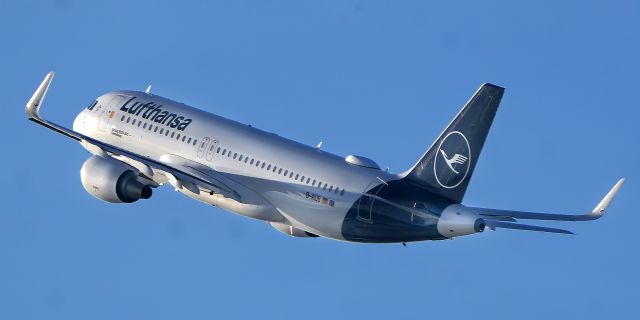 Airbus A320 (D-AIUB) - short after take off at DUS / EDDL 01.20.2024