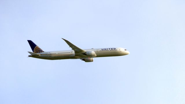 BOEING 787-10 Dreamliner (N12005)