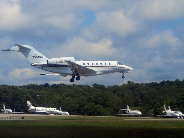 Cessna Citation Sovereign (N948QS) - The fastest business jet in the market. Landing runway 16.