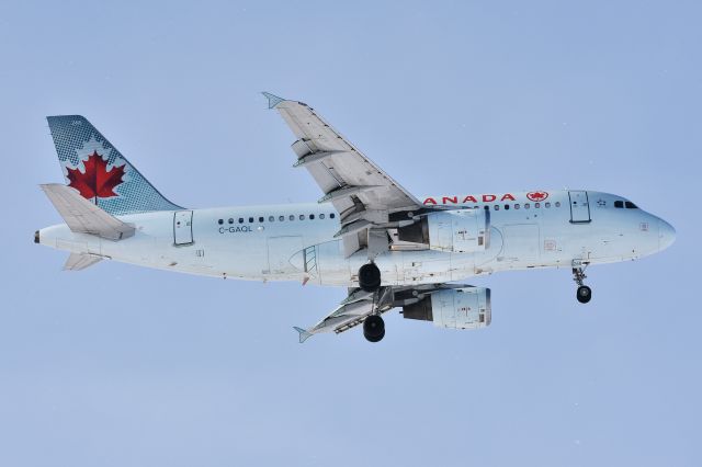 Airbus A319 (C-GAQL) - Air Canada Airbus A319-114 arriving at YYC on Feb 9.