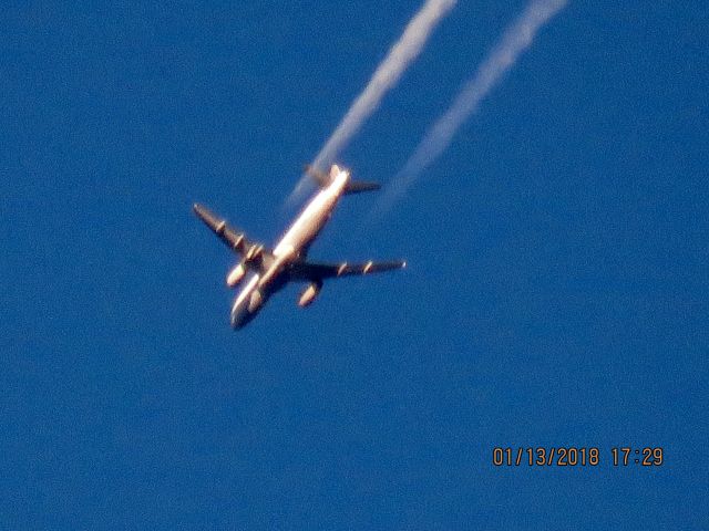 Airbus A320 (N467UA)